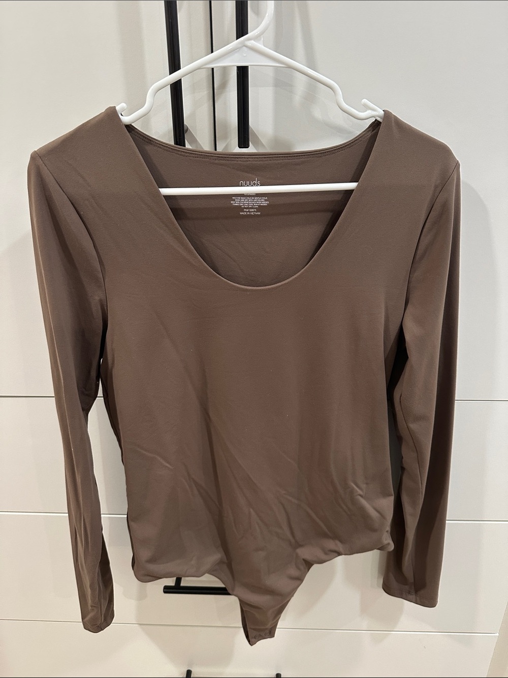 nuuds Scoop Neck Long Sleeve Bodysuit in Brown Taupe